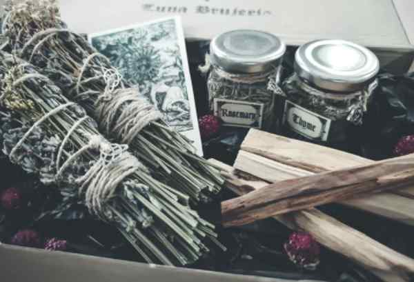 Smudging ingredients